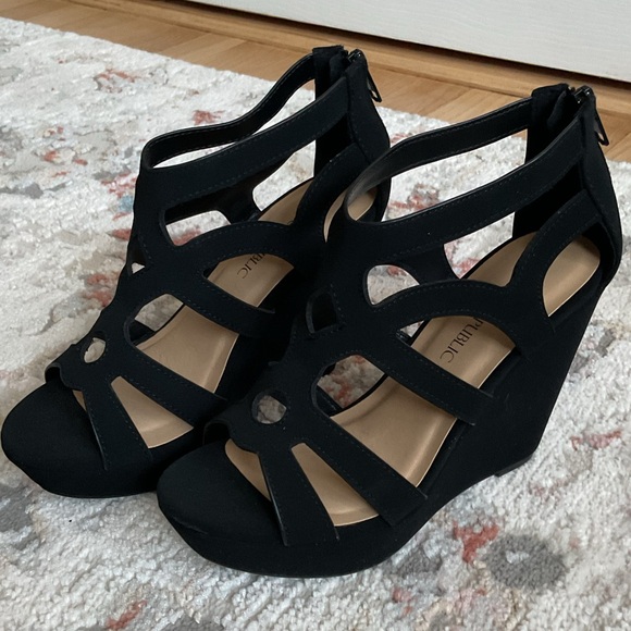 Marco Republic Black Wedge Heels - Picture 4 of 13